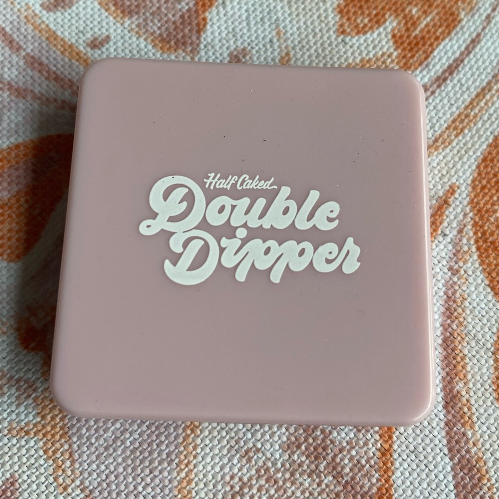🐠Half Caked Double Dipper Compact. Liv on Sunday Highlighter. New.
